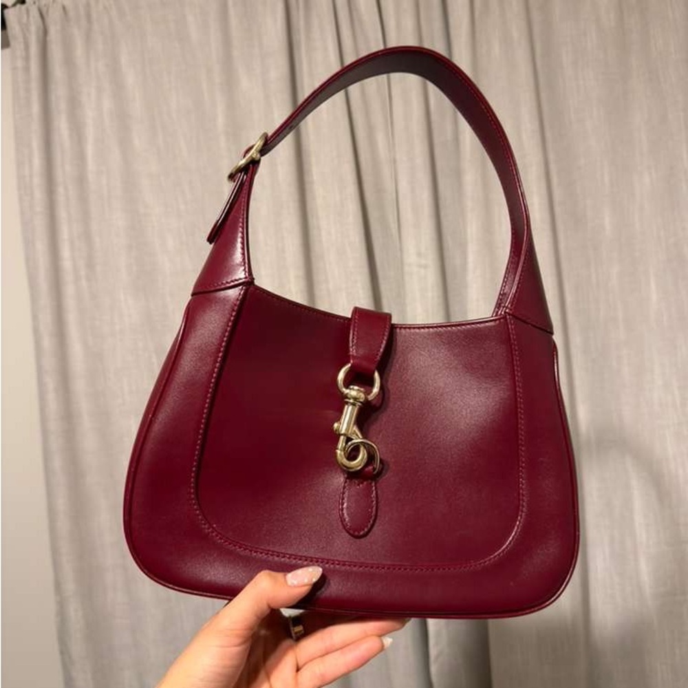 Elegant Burgundy Leather Shoulder Bag - Picture 15 of 15